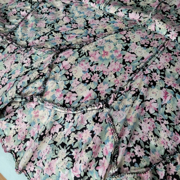 Nostalgia Vintage Floral Ruffle Dress Size Medium - Picture 11 of 11